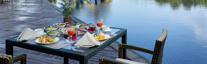 Ayurvie Weligama Essen am Pool by GECCO TOURS